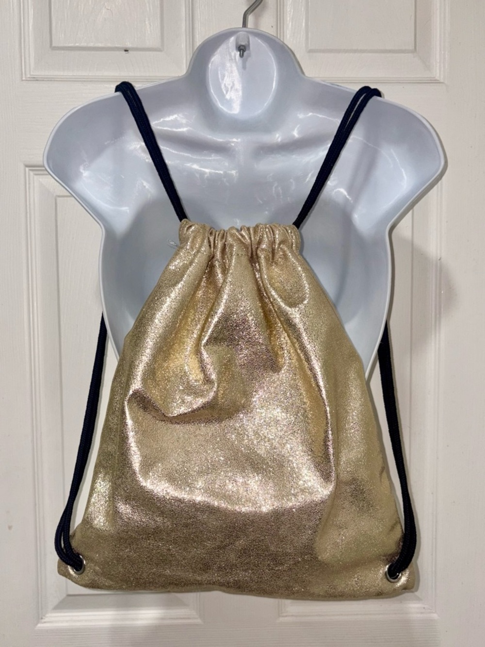 3/$15 MUST BUNDLE Forever 21 Shiny Metallic Gold Drawstring Backpack